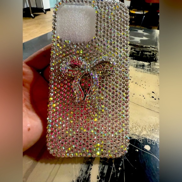 NWT 15 Pro Max Crystal Rhinestone Phone Case - Silver - Picture 1 of 5